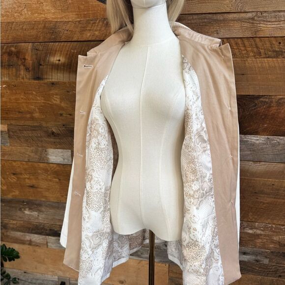 ✨GUESS White Trench Coat Jacket L | Belted Layered Hem | Contrast Trim | Lined - Picture 11 of 16